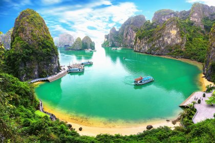 Die Halong-Bucht – UNESCO-Weltkulturerbe und wunderschönes Naturwunder im Norden Vietnams, © huythoai - stock.adobe.com