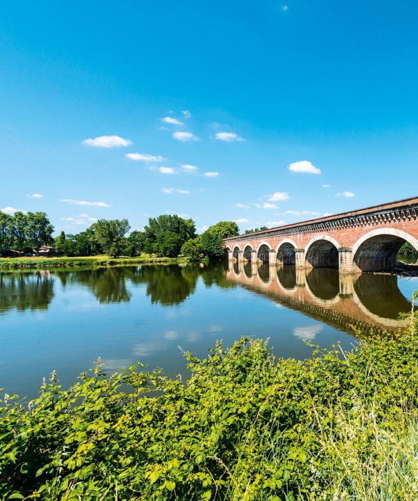 canal-de-garonne-in-moissac, © Anibal Trejo