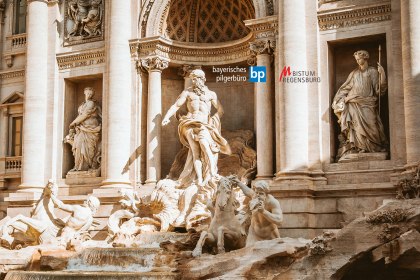 Italien-Barockes-Rom-Header-01, © Bild Chris Czermak Unsplash Logos Bayerisches PIlgerbüro Bistum Regensburg