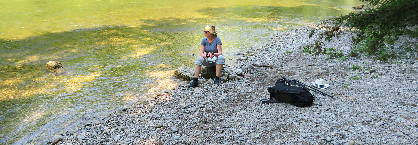 Jakobsweg Rast an der Alz, © Diözese Passau Irene Huber