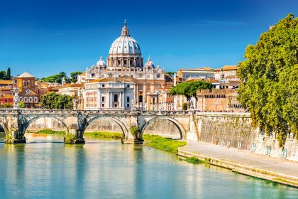 italien-rom-petersdom-adobestock-cge2010