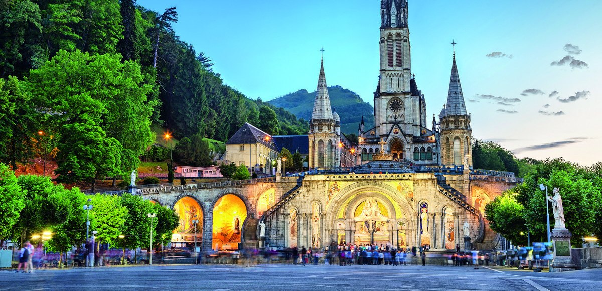 frankreich-lourdes-staetten-des-glaubens, © iStock bbsferrari